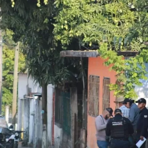 Extranjero hallado muerto en Catemaco; posible suicidio