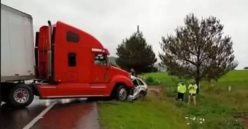 Trágico choque en la autopista Perote-Amozoc deja dos muertos