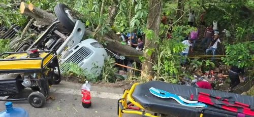Volcadura termina en  tragedia en Santiago tuxtla