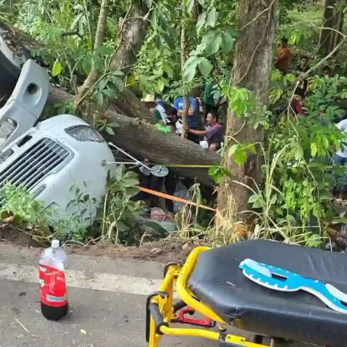 Volcadura termina en  tragedia en Santiago tuxtla