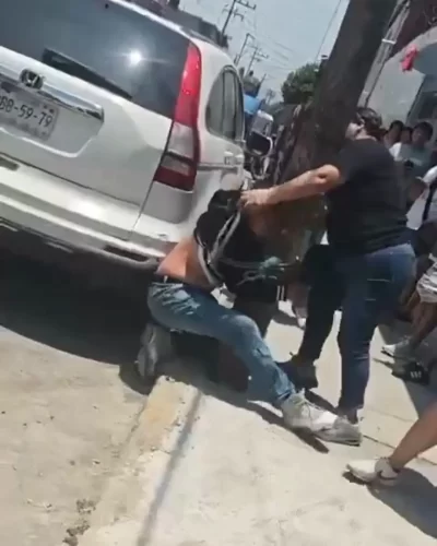 Presunto ladrón es retenido por vecinos; su madre acude al lugar tras el incidente
