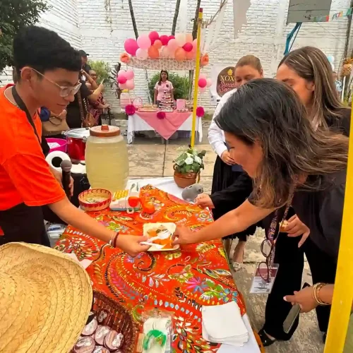 Estudiantes del Liceo de Los Tuxtlas presentan  proyectos en Feria de Emprendimiento