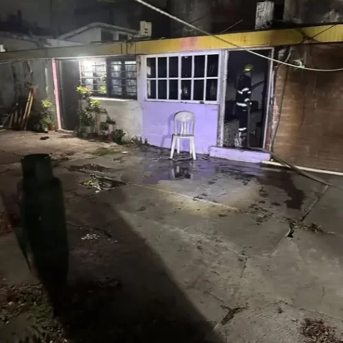 Investigan incendio en vivienda del centro de Veracruz; señalan a expareja de la afectada