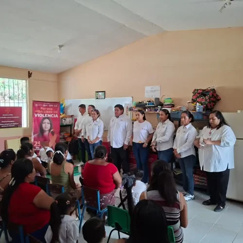 Instituto Municipal de la Mujer acerca información  y servicios a habitantes de Cerro Amarillo de Abajo