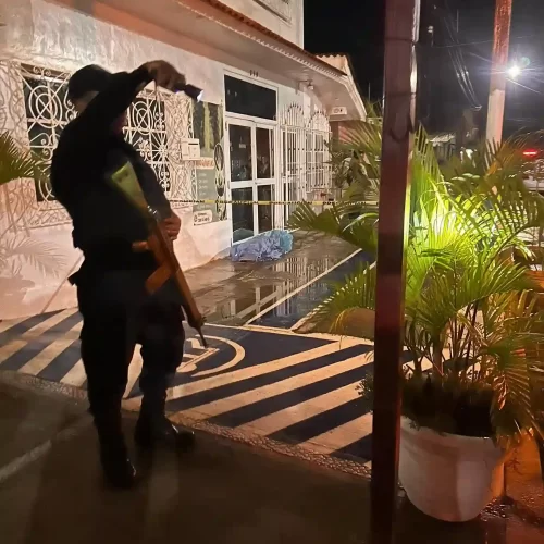 Fallece hombre en la vía pública en Cosamaloapan; intentaba llegar a un consultorio médico