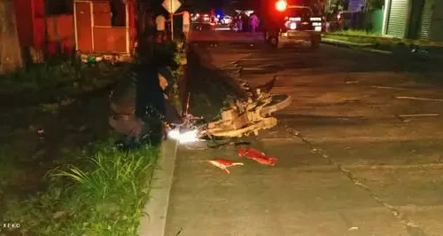Motociclista pierde la vida tras impactarse contra poste rumbo al Salto de Eyipantla