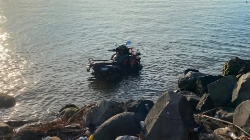 Pareja cae al río Coatzacoalcos en cuatrimoto tras falla mecánica y es rescatada con vida