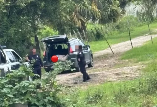 Hallan cuerpo sin vida dentro de un vehículo en Tabasco