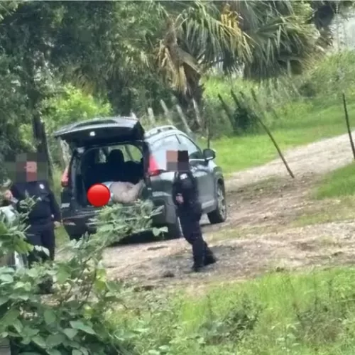 Hallan cuerpo sin vida dentro de un vehículo en Tabasco