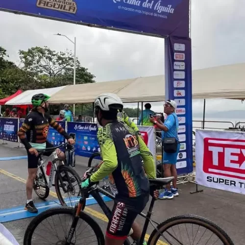 Muere ciclista tras ser atropellado durante competencia «La Cima del Águila» en Catemaco