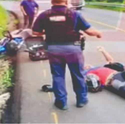 Motociclista resulta lesionado tras chocar  contra automóvil en la carretera federal 180