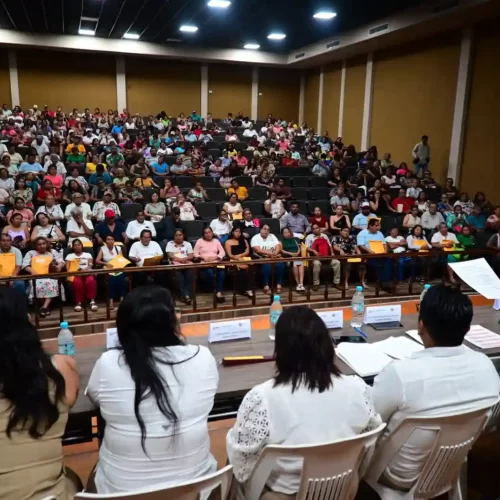 Rafa Fararoni entrega nombramientos a 411 jefas y jefes de manzana en San Andrés Tuxtla
