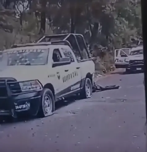 Emboscan a elementos de la Guardia Civil en Michoacán; reportan cinco muertos
