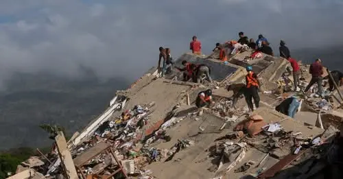 México mantiene apoyo humanitario a Venezuela; rescatistas salvan dos vidas y preparan envío de ayuda por mar