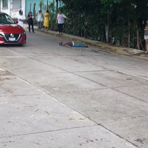 Investigan muerte de un hombre hallado sin vida en calles de Catemaco
