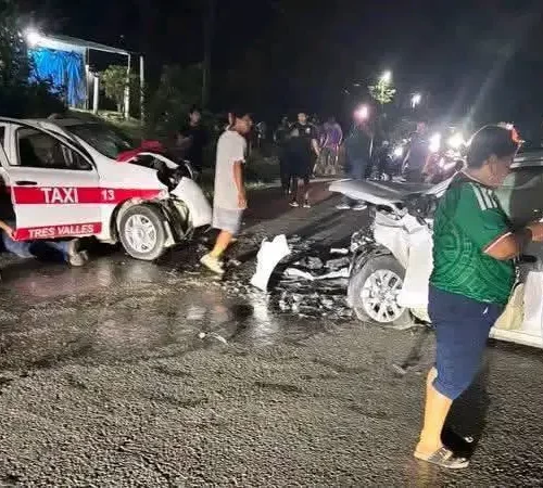 Muere taxista tras choque frontal en la carretera federal 145, en Ciudad Alemán