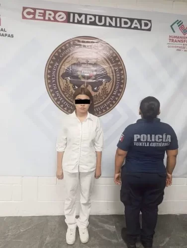 Detienen a estudiante de Medicina por presunto robo de mercancía en tienda de autoservicio