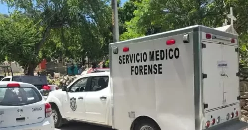 Hallan cinco costales con restos óseos en panteón de Jiutepec