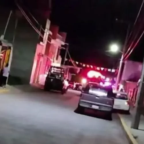 Comando armado irrumpe en reunión familiar y asesina a tres personas en Puebla