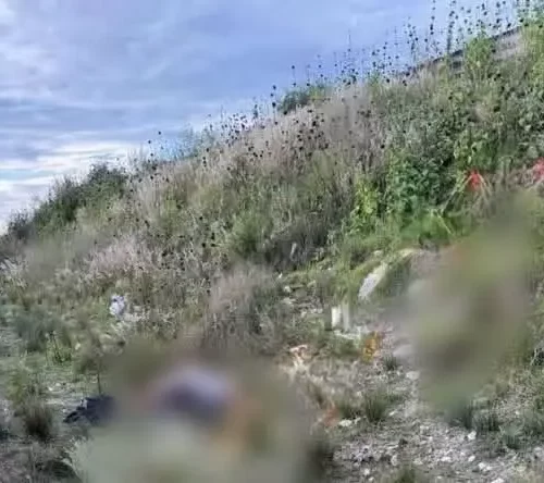Localizan a dos hombres sin vida a un costado de la autopista Puebla-Orizaba