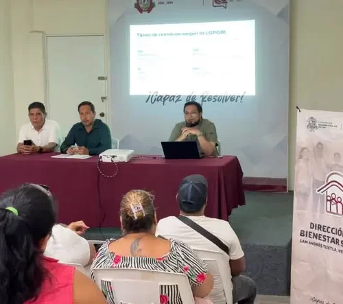 Capacitan a jefas y jefes de manzana sobre manejo de residuos peligrosos en San Andrés Tuxtla