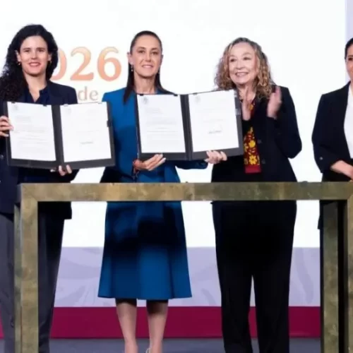 Firman ley para homologar delito de feminicidio