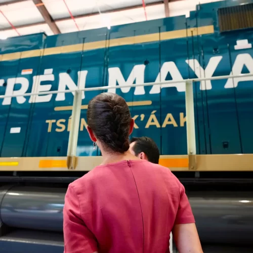 Presidenta Sheinbaum anuncia arribo de 12 locomotoras del Tren Maya de carga