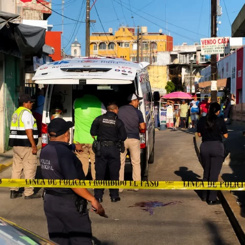 Motociclista resulta lesionado tras derrapar en calles de San Andrés Tuxtla