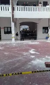 Denuncian uso de gas lacrimógeno contra manifestantes durante reunión en el Palacio Municipal de Catemaco